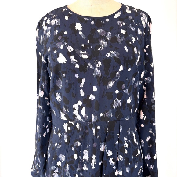 Club Monaco SILK long sleeve dress - Picture 4 of 13